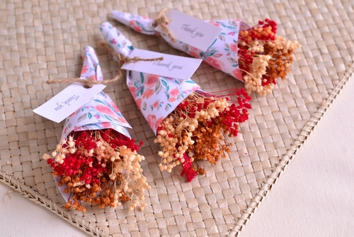 DIY wedding favours to compliment your wedding theme