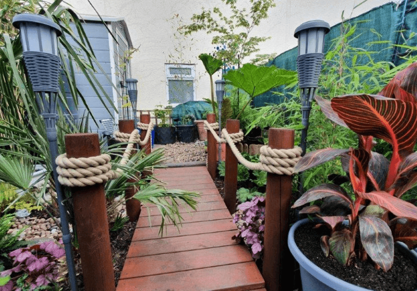 Garden decking idea using ropes from RopesDirect