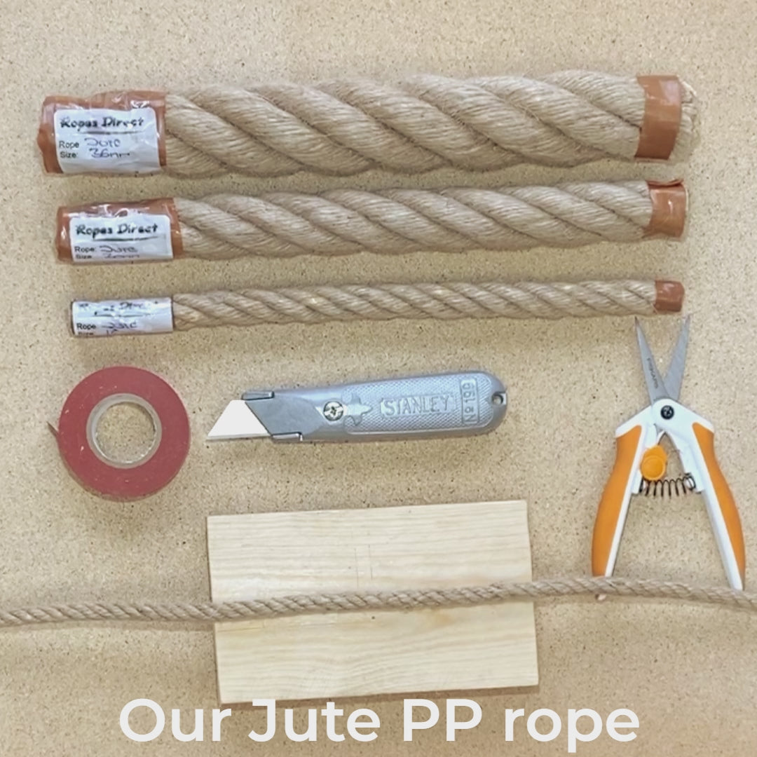 Short video showing the handling and cutting of jute rope.