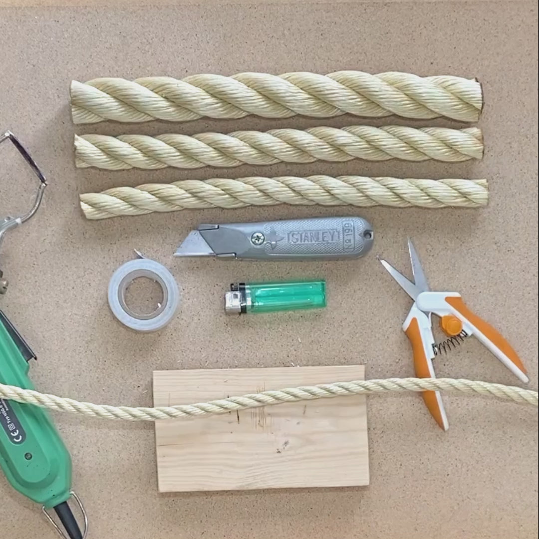 Short video showing the handling and cutting of sisal polysteel rope.